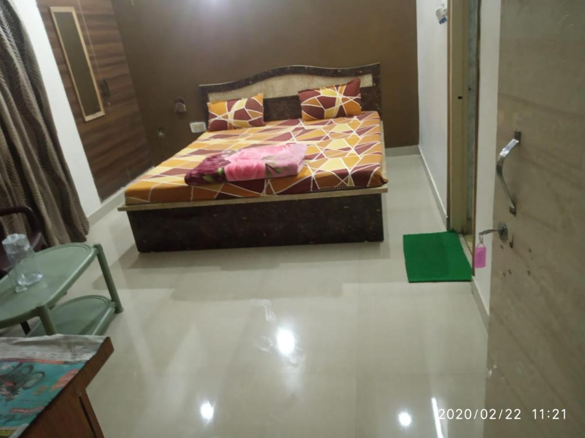 Radha Deo Guest House ปัฏนา ภายนอก รูปภาพ
